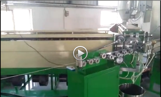 駿成機(jī)械 東莞押出機(jī) 雙層共擠押出機(jī)視頻